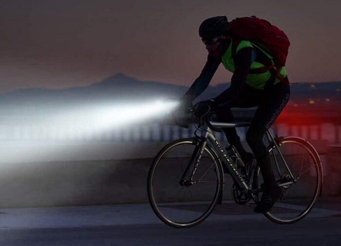 Oświetlenie rowerowe: jak wybrać i najlepsze modele